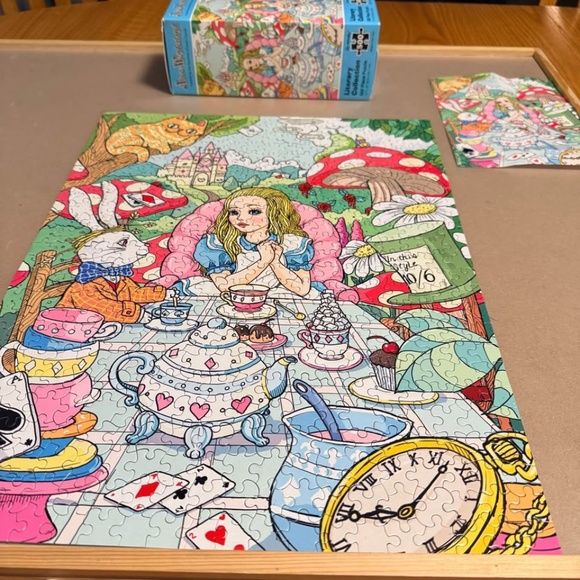 Alice in Wonderland 500 piece puzzle - Picture 1 of 3